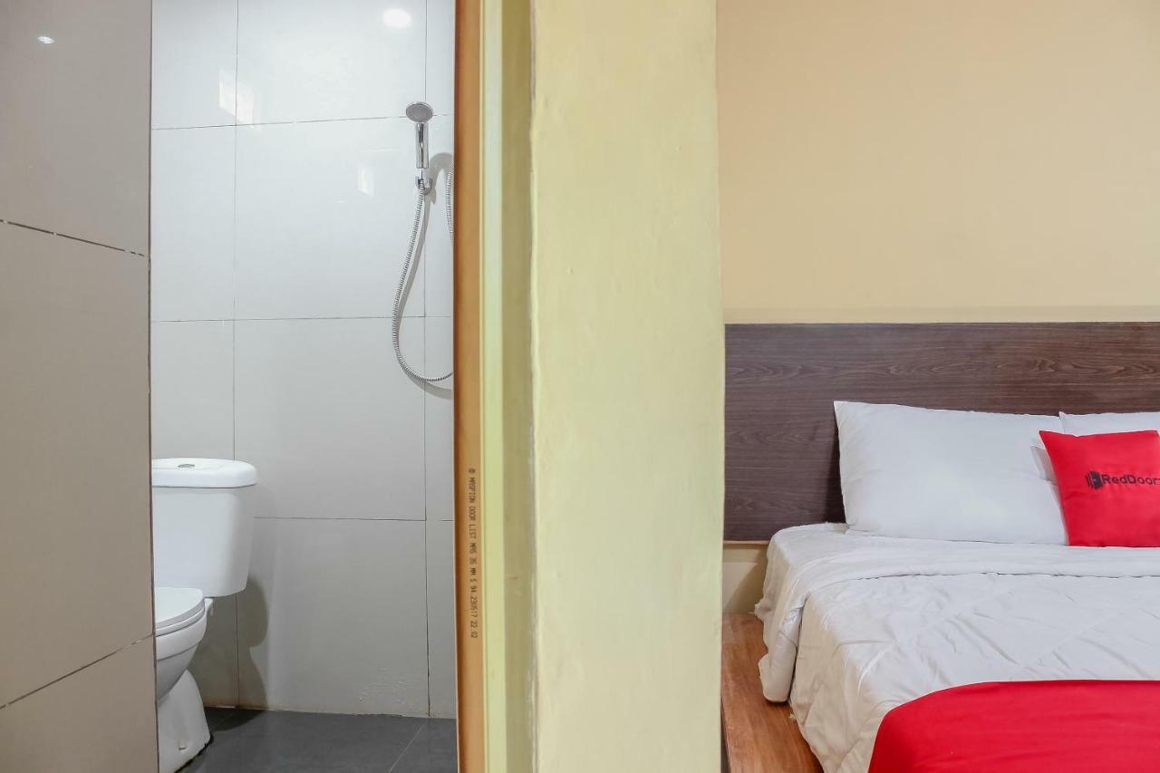 Hotel Reddoorz Syariah Near Pasar Modern Cikopo Karawang Exteriér fotografie